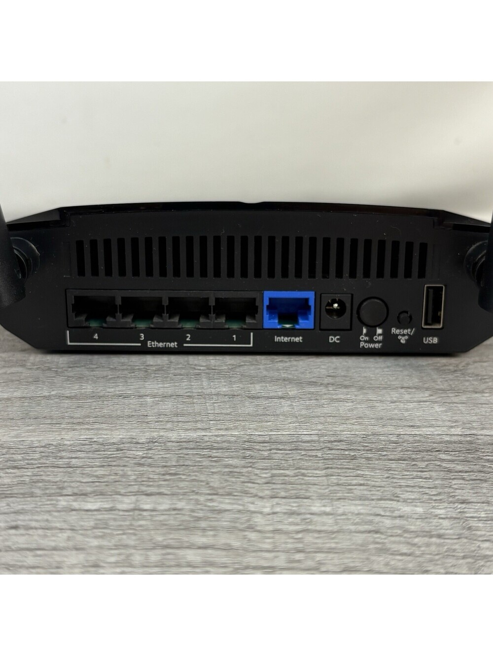 NETGEAR AC1200 Dual Band WiFi Router (Model R6120) w/ Power Adapter & Cable - Picture 8 of 8